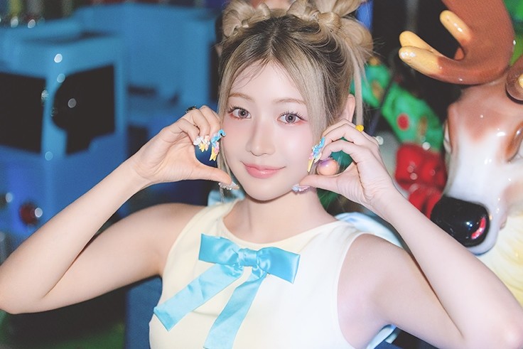 🍈 | Confira fotos de bastidores da #YEWON na melon magazine:

EENYMEENYMINYMOE OUT NOW!
#TooMuch_Part1 
#EENYMEENYMINYMOE