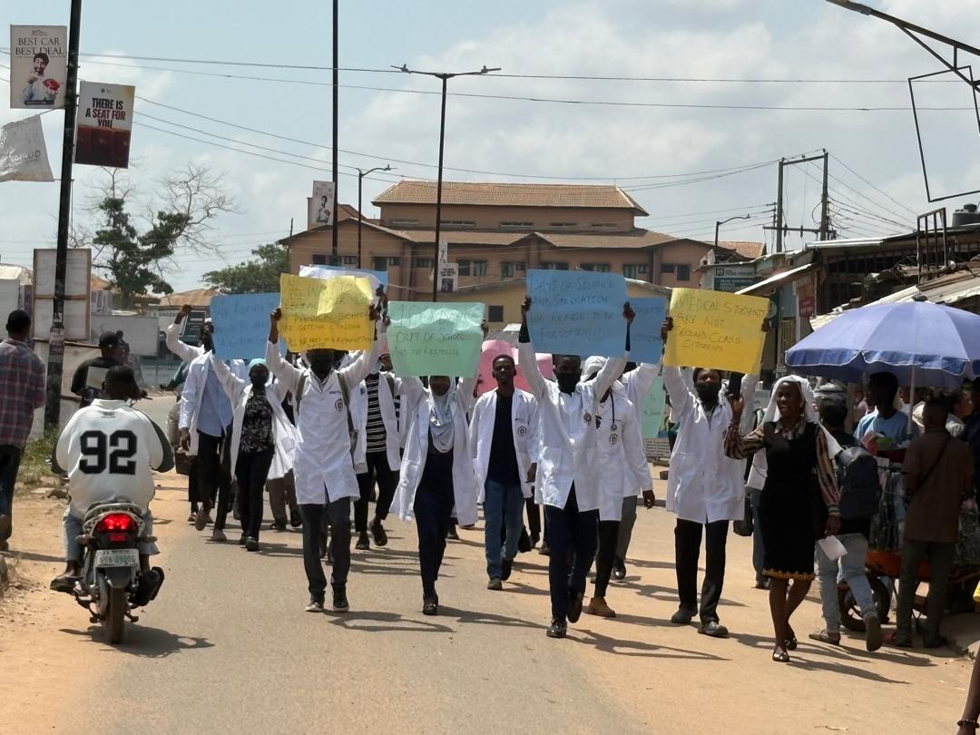 nisot___'s tweet photo. @lautechofficial @rg_creationx Ladoke Akintola University of Technology, "the best state university in Nigeria"(for mouth)  has ignored the plight of her medical students who have been on strike for 100 DAYS!!!

100 DAYS, no meaningful solutions 
#itisnotacrimetostudymedicine
#savelautechmedicalstudents https://t.co/t80JNsJtGS