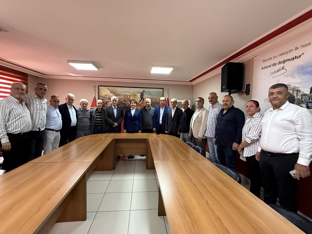 chpseyhanilce01's tweet photo. Geçmiş dönem Belediye ve Sendika Başkanları ile Eski Yöneticilerimiz, CHP Seyhan İlçe Başkanımız Av. Berfu Salıcı Yakıt ve Yönetim Kurulu üyelerimize hayırlı olsun ziyaretinde bulundular. https://t.co/KrYoXYxdvj