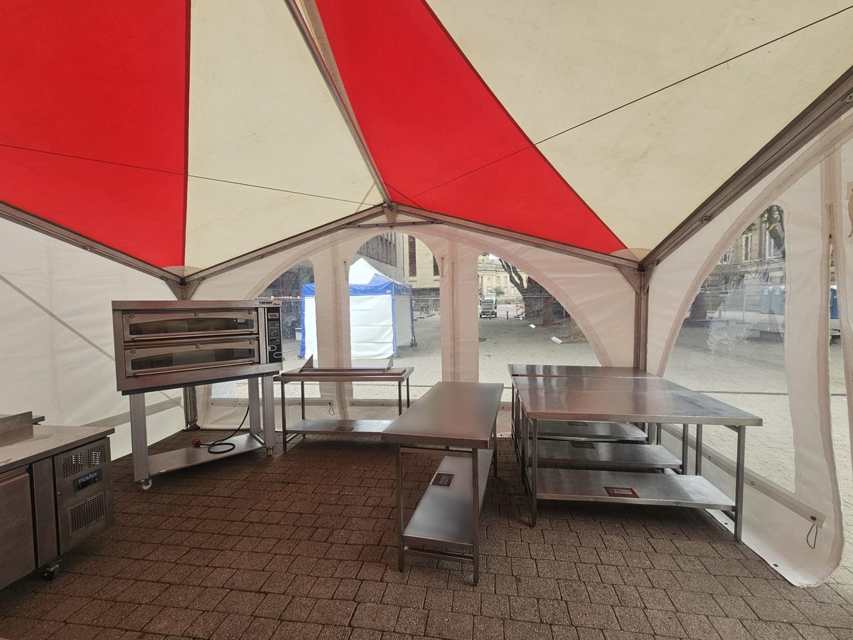 On_Site_Kitchen's tweet photo. #CATERING EQUIPMENT HIRE

Catering equipment dropped off for local #pizzeria to hold a stall during a #foodanddrink festival in August.

Please contact us with your needs.

#events #foodfestival #christmasfair #xmasfayre #christmasmarket #xmasmarket

https://t.co/b9awKdALEI https://t.co/26LemzdoAH
