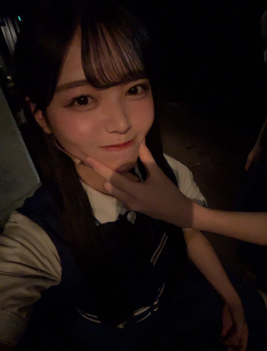 秋田莉杏 直筆 サイン 生写真 パジャマ 秋田莉杏 直筆 サイン 生写真