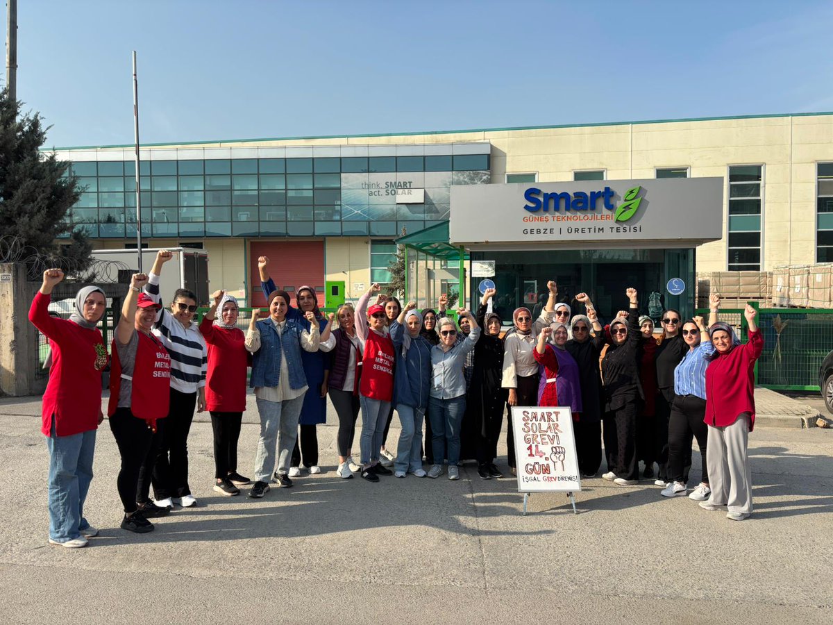 dip_org_tr's tweet image. 📢Smart grevi 14. gününde, grevde emekçi kadınlar en önde!

🔴GOSB Tembelova&apos;da kurulu bulunan ve Birleşik Metal-İş&apos;te (@BirlesikMetal) örgütlü #SmartSolar fabrikasında işçilerin insanca geçinebilecekleri bir ücret için çıktıkları grev 14. gününde. Greve fabrikanın çoğunluğunu…