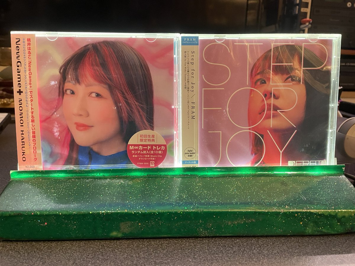 WGOPxM32tYBOSLV's tweet image. 今日は #いい推しの日 なんですね！
推し( #FRAM さん)が参加してる #桃井はるこ さんのCD「
#NewGame+」ゲットして「 Step for Joy」と並べて良い感じで聴き惚れます♬👍✨