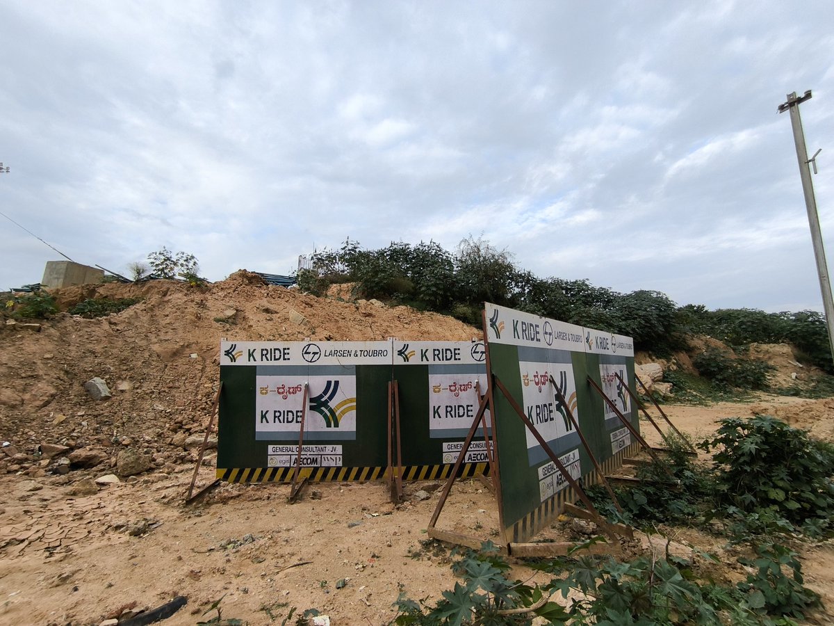 ever_pessimist's tweet photo. @KridePrm invites bids in 3 packages to complete balance civil works on #MalligeLine (C2, Benniganalli-Chikkabanavara, 25.01km) after L&T terminated the contract in July.
The work includes a 1.2-km double-decker (flyover/track).
@WF_Watcher @KARailway @NammaBengaluroo https://t.co/WOwsTAZw4o