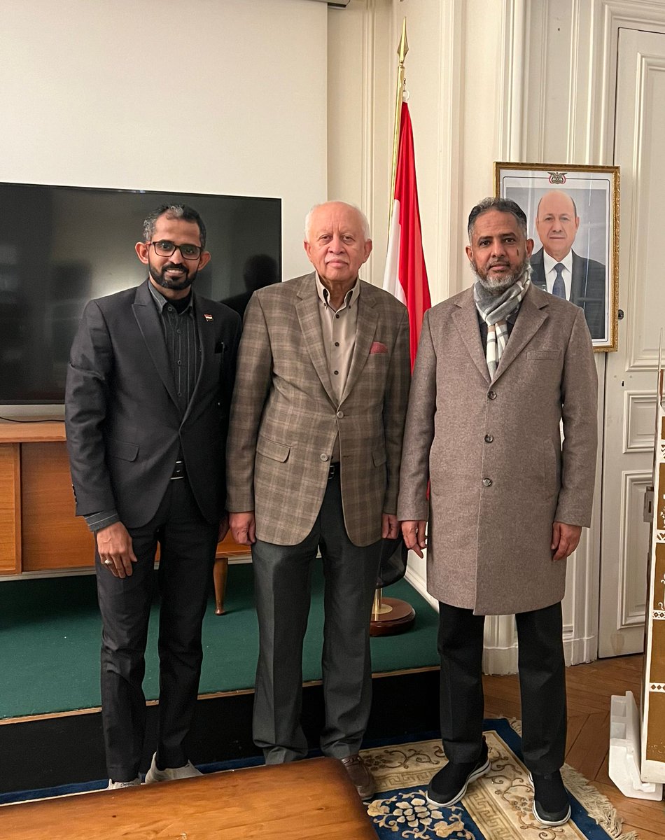 يوم أمس في العاصمة الفرنسية #باريس تشرفت بزيارة سفارة بلادنا لدى #فرنسا واللقاء بسعادة السفير الدكتور رياض ياسين وفقه الله