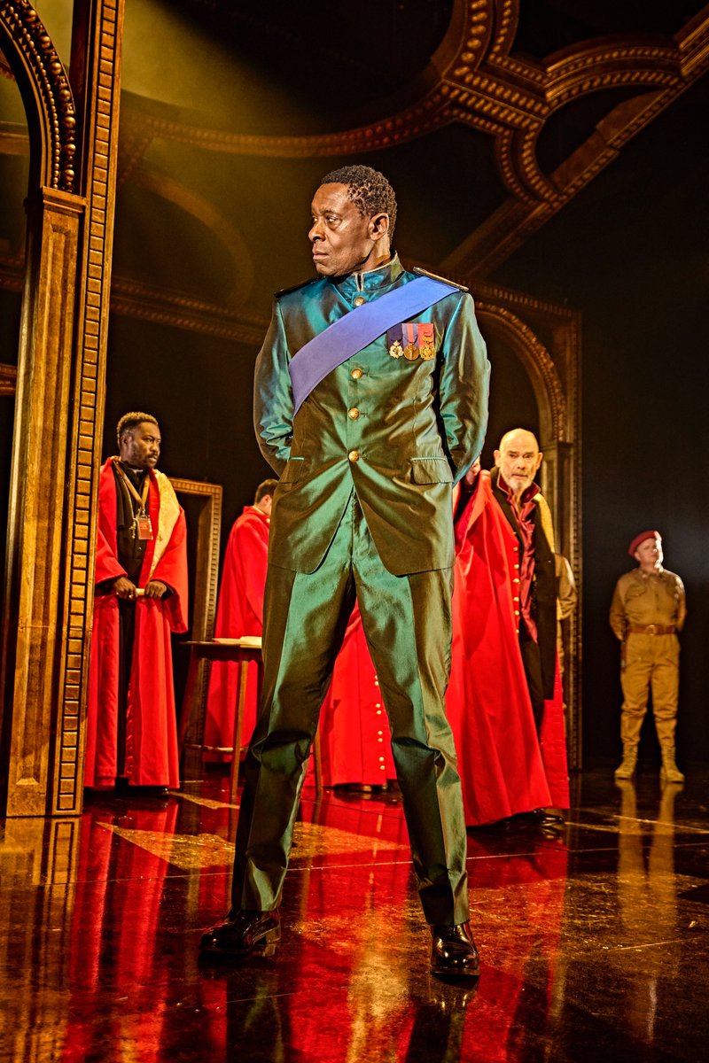 OthelloOnStage's tweet photo. Dropping BRAND NEW #OthelloOnStage production photography into your feed this morning, ahead of our official opening TONIGHT. 

📸: Brinkhoff-Moegenburg https://t.co/1B2JduZouf