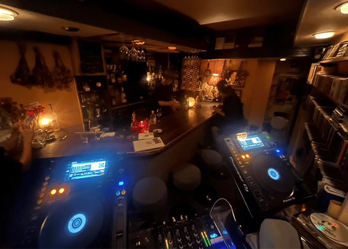 gl840's tweet photo. 【GL2025店舗別出演アーティスト】

②RUMBA🆕
@musicbarRumba 

-出演アーティスト-
JUN HAYASHI
Yama a.k.a Sahib
クドウアキヒコ
清水大輔

#gl840 #銀座で笑おう https://t.co/ajULqQFg5o