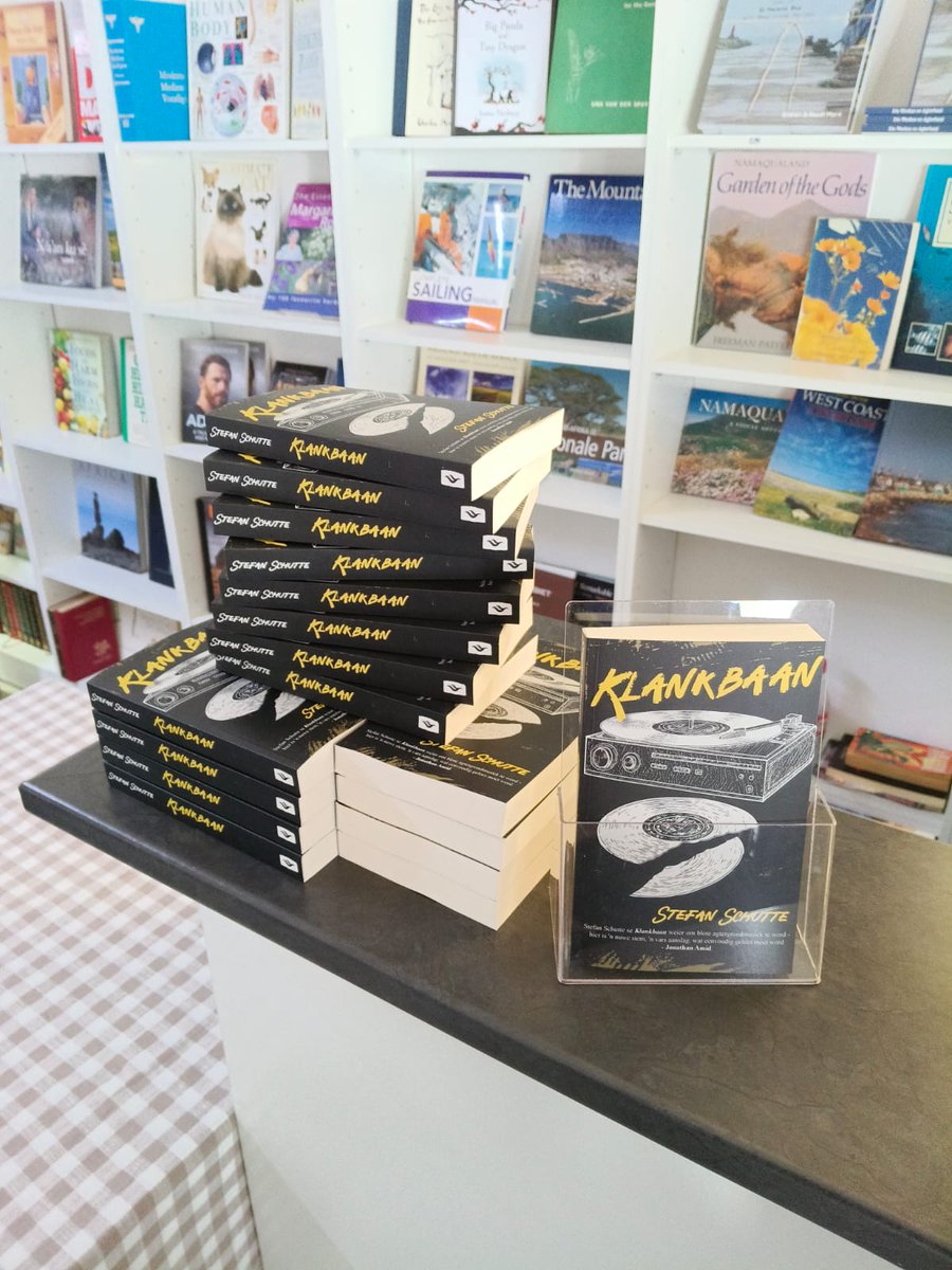 StefanSchutte1's tweet image. Lees Klankbaan gratis op Amazon se Kindle Unlimited 
👉a.co/d/6y5tfrK

Klankbaan is &apos;n donker, musiekgedrewe spanningsroman oor geheime, skuld, en die laaste song wat jy nooit vergeet nie. Speel af in Milnerton, Kaapstad.

#KindleUnlimited 
#Nuweboeke
#Boeknuus