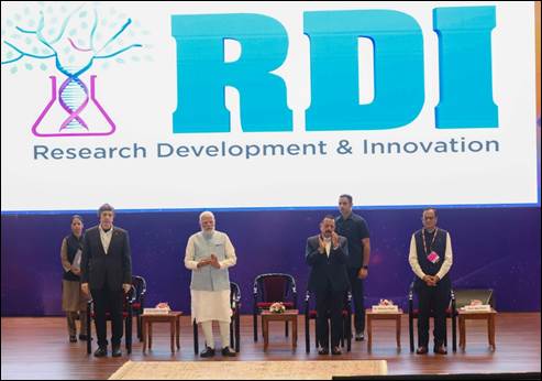 PIB_India's tweet image. India’s Leap in Research and Innovation

💠 ₹1 lakh crore RDI Scheme launched, will boost private-led innovation.

💠 India’s expenditure on R&amp;amp;D rose from ₹60,196 crore in 2010–11 to ₹1.27 lakh crore in 2020–21.

💠 Central Government contributes 43.7% of total R&amp;amp;D…