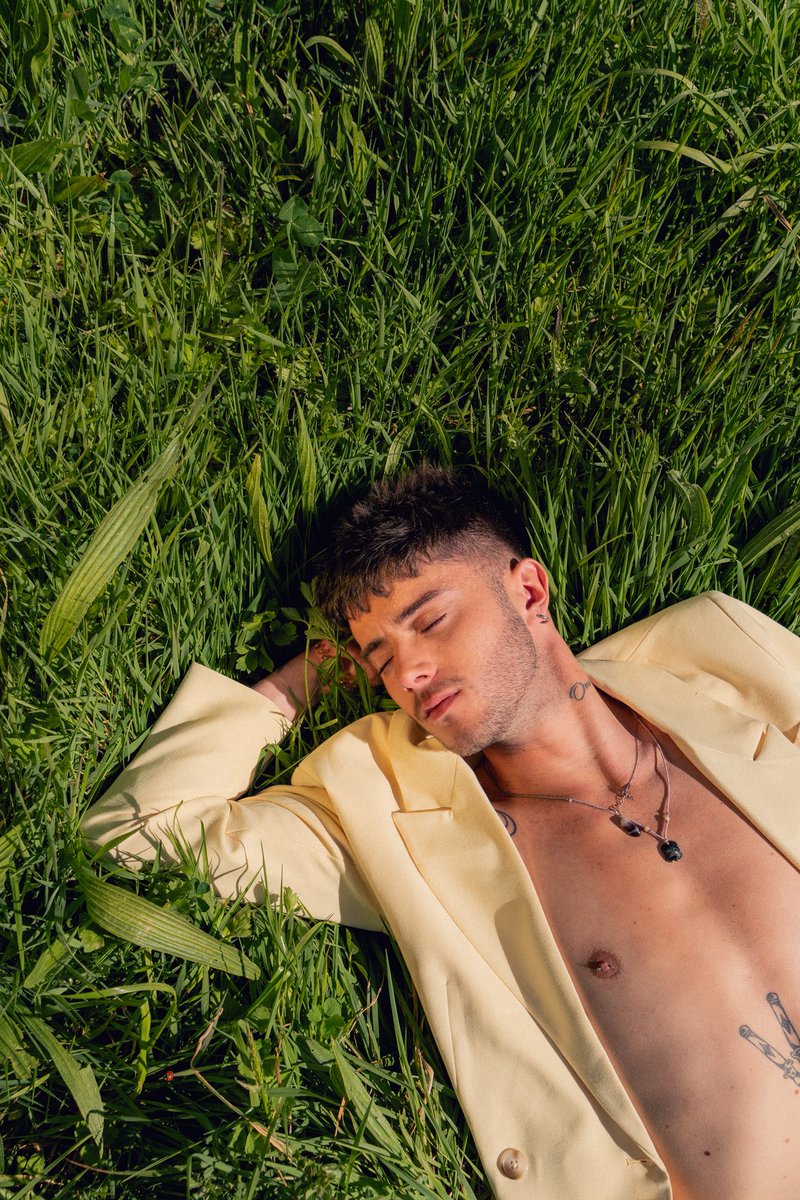 soytain_'s tweet photo. El viernes sale un EP, "Lo distinto de lo mismo", contiene la última inmersión que haré en las canciones que
componen Amor Subterráneo.
Tampoco queríamos dejar el álbum sin despedir, que ha llegado a 1.000.000 de streams en Spotify, sé que no significa nada, pero me ha impactado https://t.co/JfaJTkiqn4
