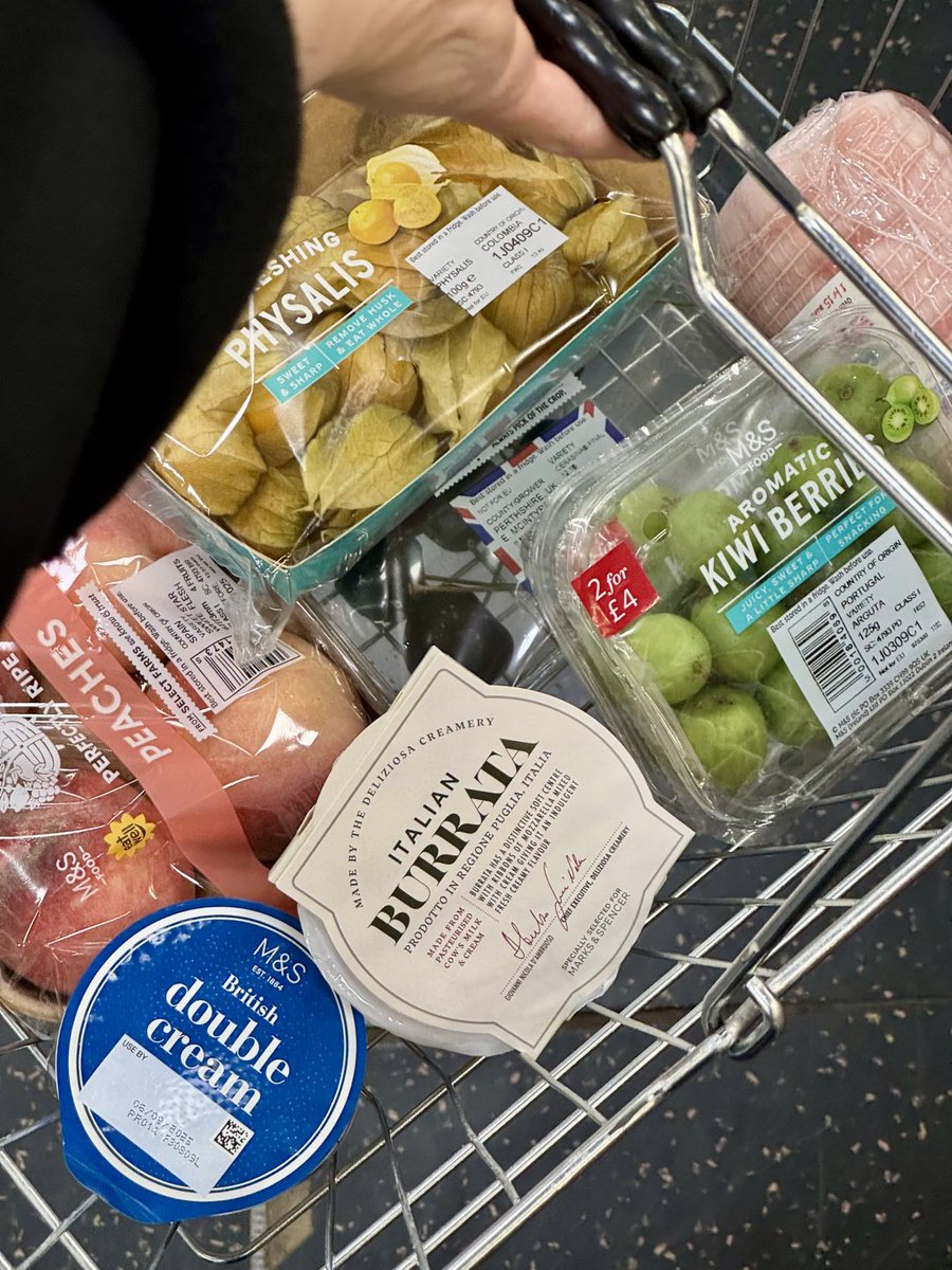 A touch of milkiness, a hint of fruitiness—this delicate romance lingers on the palate. 🍑🥝