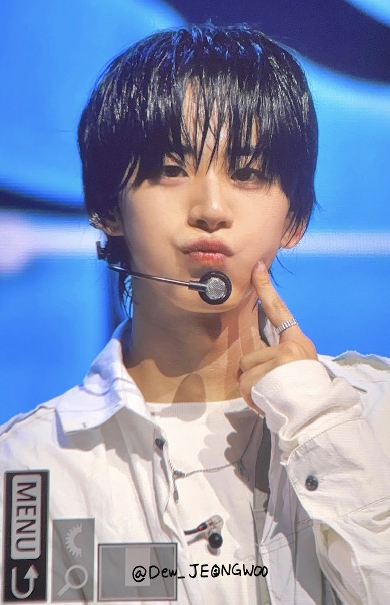 Dew_JEONGWOO's tweet image. 251104 쇼케이스 #서정우

 #아홉 #AHOF #JEONGWOO