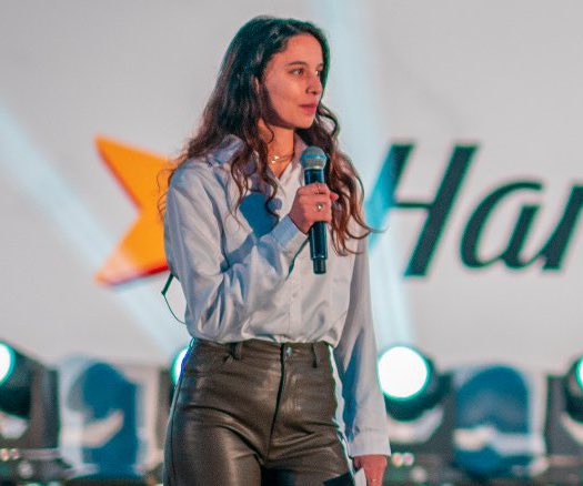 🎙️ Open for 2026 opportunities

Hi, MoMo here 👋
Currently available to take on new projects whether hosting, desk hosting, interviewing, voiceovers, or anything related to being an esports talent or content creation across gaming, esports, or entertainment.

Based in Dubai, open