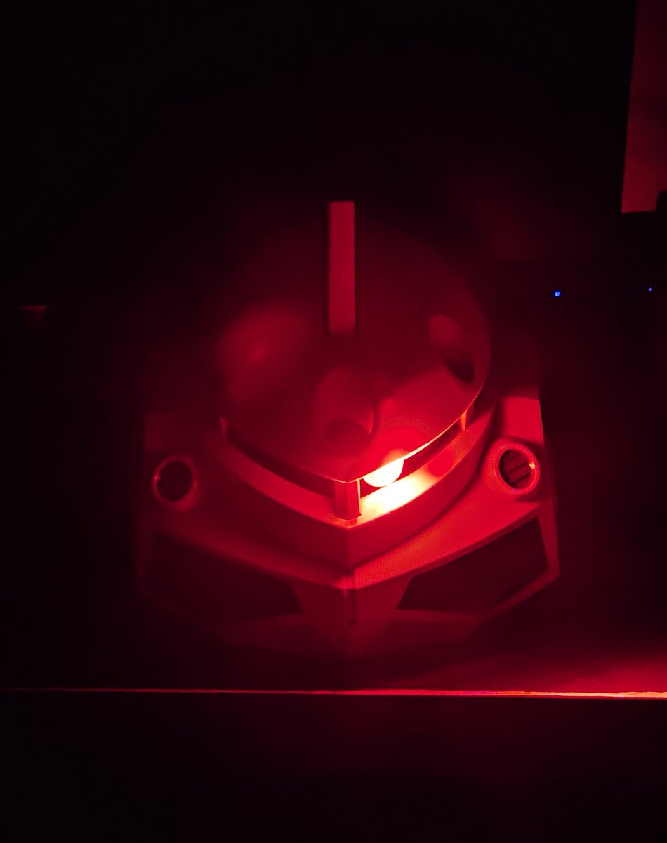 toshiseedtoshi's tweet photo. #ガンダム #ガンダムSEED クレーンゲームで取ってきたけどルームライトとしての役割果たしてるか　これ？ https://t.co/XJB6SzcLbw