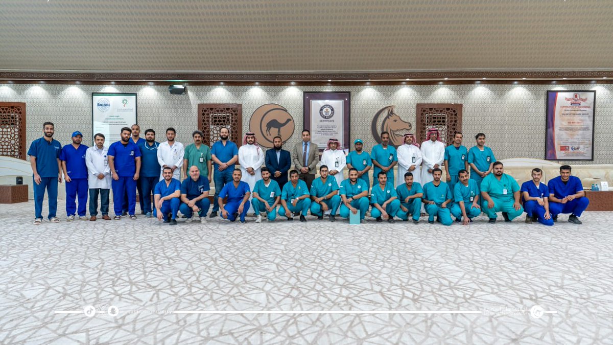 أقامت مجموعة سلام البيطرية ورشة عمل بعنوان "أحدث تقنيات التشخيص والعلاج البيطري"  بالشراكة مع مركز وقاء <a href="/WeqaaCenter/">مركز وقاء</a> وذلك في المقر الرئيسي للمجموعة، حيث ناقش د. محمد برهام استشاري الباطنة والأمراض المعدية المشكلات المرضية الرئيسية في الإبل والتحديات والحلول، كما قدم د. أحمد أنور