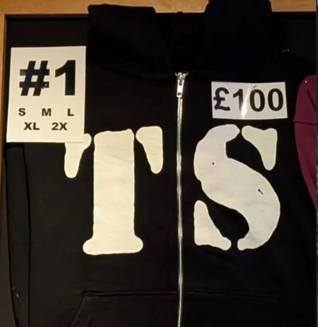 Dazzshallperish's tweet image. Punk is dead.