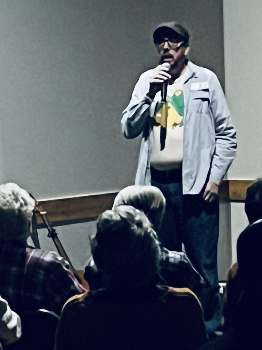 AdneSadeh's tweet image. One of my buddies took a cool shot of me telling stories at Temple Beth Emeth in Ann Arbor. Very dramatic. Lol. And yeah, I’m sporting a @zealofzebra  giant frog shirt. 🤩🐸 
martifuerst.com
