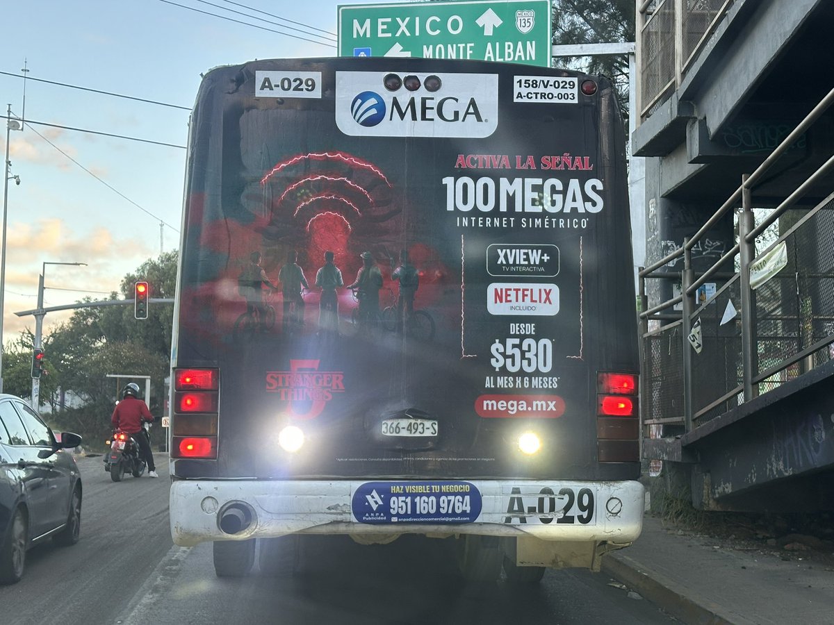 mclaus72's tweet photo. #semovi  esto no se considera infracción al reglamento de tránsito? Es la unidad A-029 de la línea  #choferesdelsur https://t.co/qrd0L3S0qx