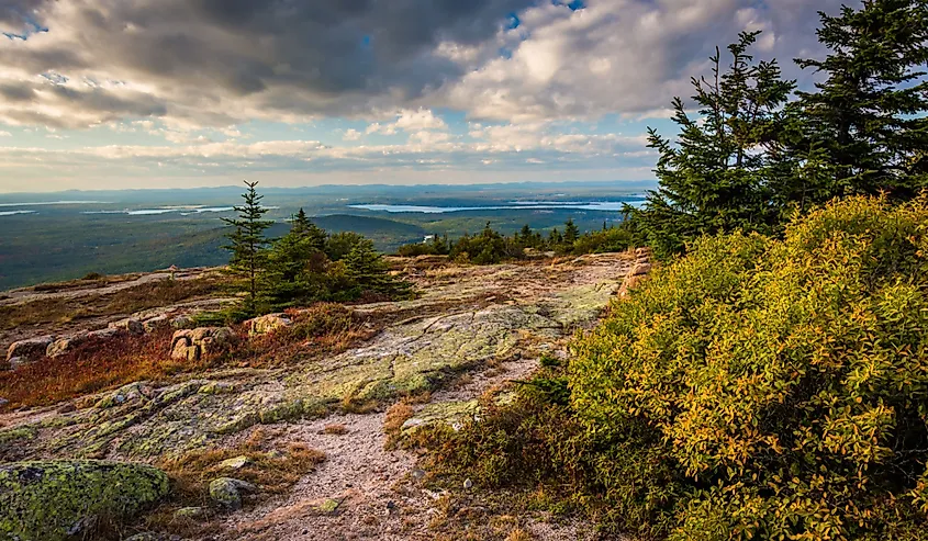 _Georgeobeid's tweet photo. Skip the Crowds:
Discover Maine's 7 Most Overlooked Towns for 2025.
Hidden Gems for Travel!
#Maine #NewEngland #Travel #HiddenGems #US
Link to Article: https://t.co/KvNgkGoh2q
#Vacation #ExploreMaine #TravelTips #DiebO37 https://t.co/Kaa3JDbSDG