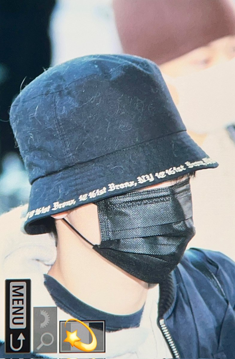 chenleromance's tweet photo. last #DAEGAL's furs on #CHENLE's hat🥹 https://t.co/XS8Gtq7qt1