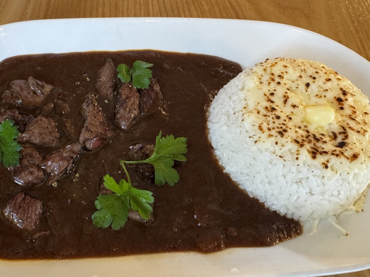 주말에 먹었던 비프카레 밥위에 치즈녹인게 킥 of 킥 👏