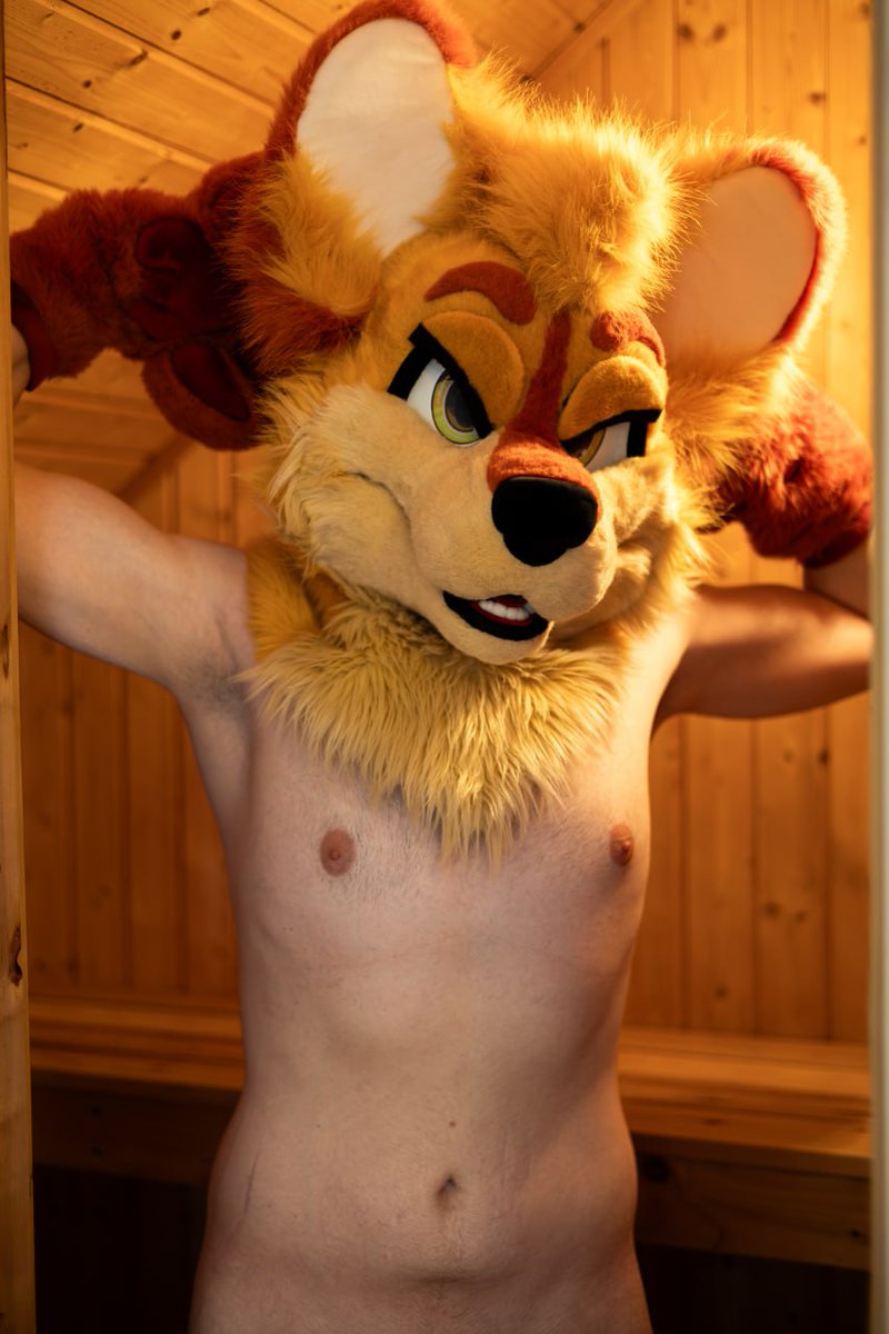 Let's not forget I'm also a leggy boy!

Things are about to get sweaty in the sauna. Mind joining me =3?