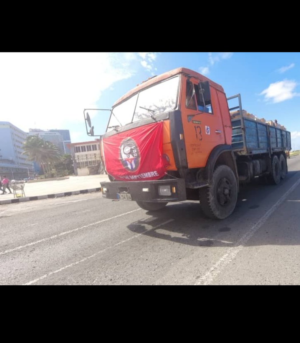 cdr_cuba's tweet photo. Buenos días vecino☀:
En la tarde de ayer, desde los #CDRCuba salió un camión con los primeros donativos para Oriente.
Esta acción es muestra de la solidaridad que nos caracteriza.
#UnidosX https://t.co/c9jDGF70BR