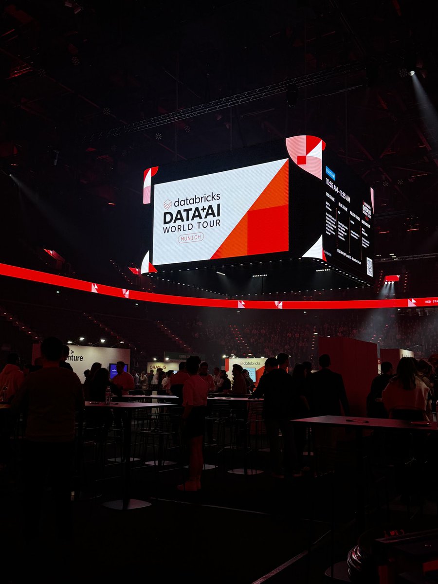 iaslfw's tweet image. The best part to get insights of @databricks is definitely #DataAIWorldTour