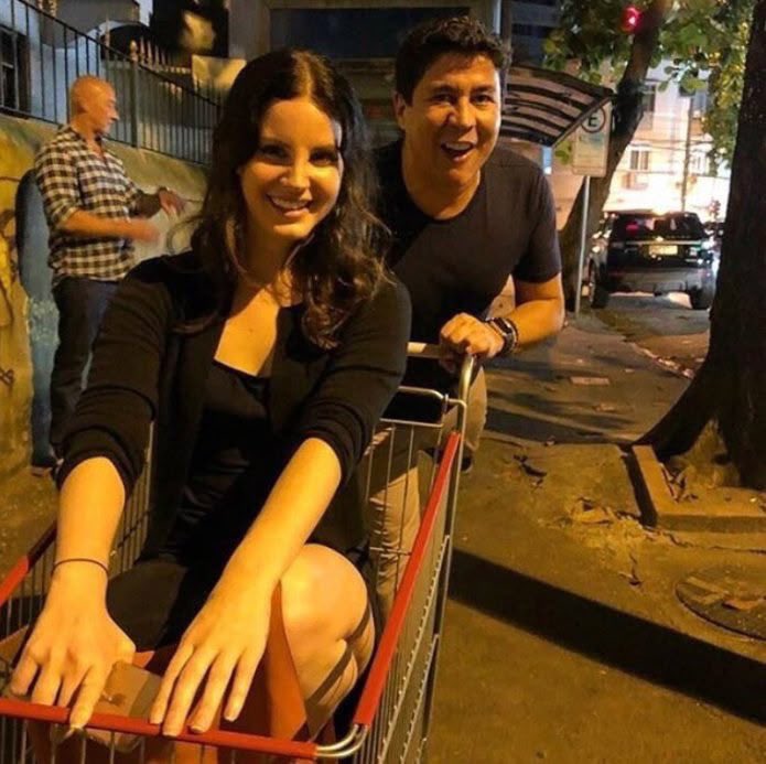 vitor_pb17's tweet photo. Lana del Rey quando não cancela viagem ao Brasil: https://t.co/SZlqhZ2COb