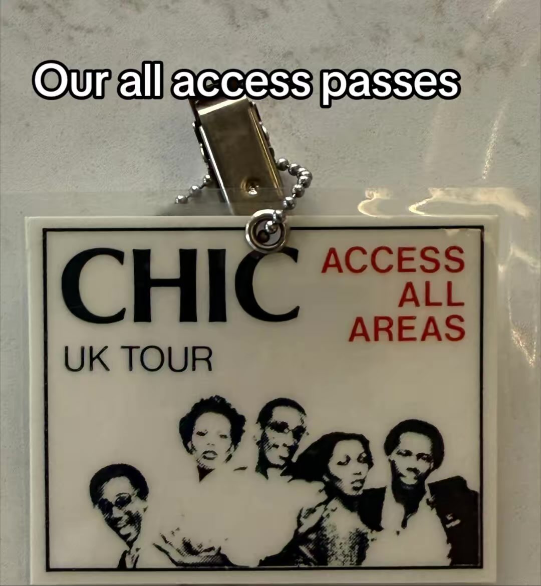 nilerodgers's tweet image. Our 1st CHIC guitar tech brought original tour gear to our Texas gig 

#tour #gear #crew #original #freak this blew me away @JimmieVaughan