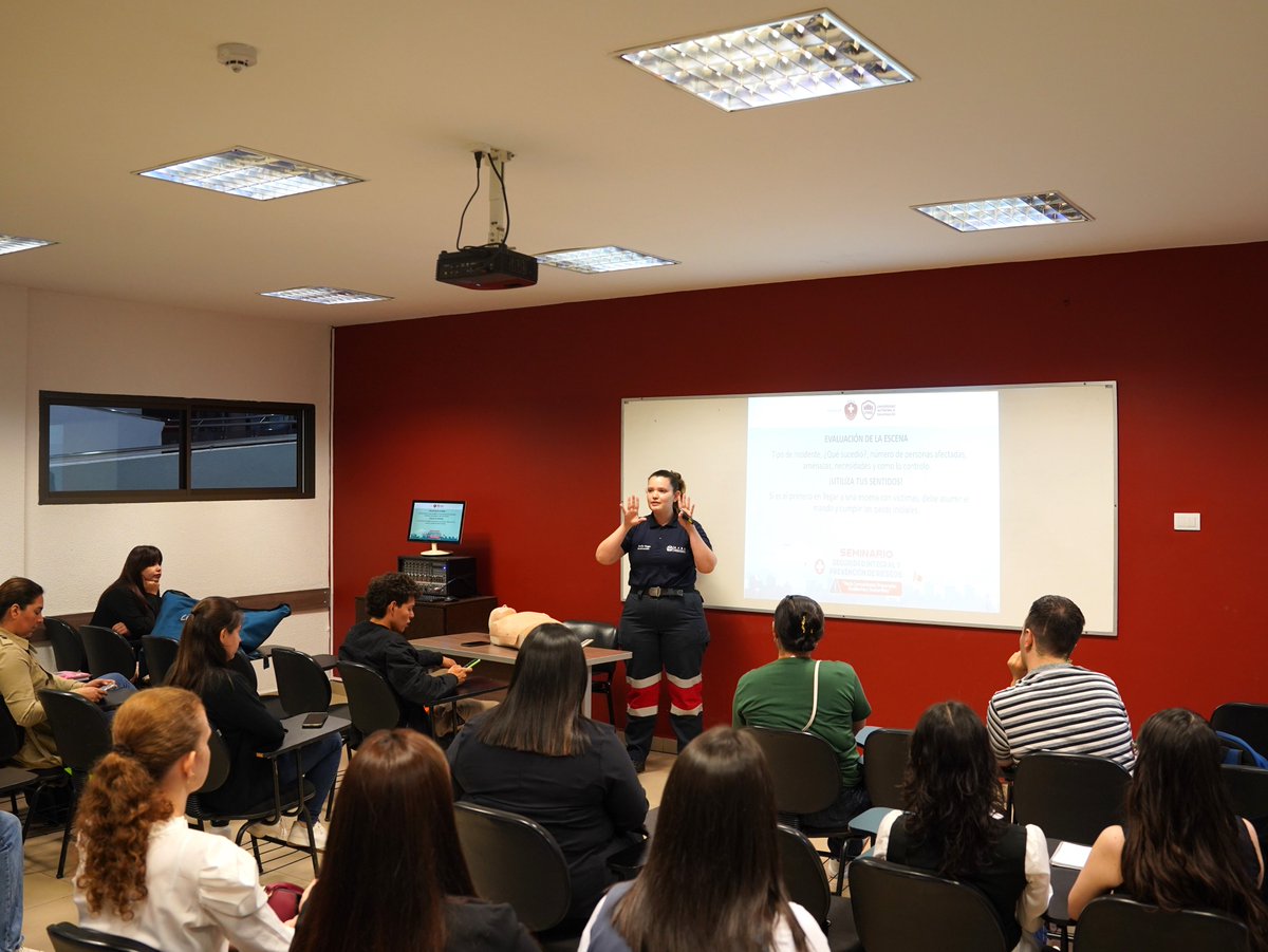 #Internacionalización #ClubDeSeguridad #SeguridadIntegral 

🧯 El Club de Seguridad de la UNAE llevó a cabo el Seminario 𝗦𝗲𝗴𝘂𝗿𝗶𝗱𝗮𝗱 𝗶𝗻𝘁𝗲𝗴𝗿𝗮𝗹 𝘆 𝗽𝗿𝗲𝘃𝗲𝗻𝗰𝗶𝗼́𝗻 𝗱𝗲 𝗿𝗶𝗲𝘀𝗴𝗼𝘀 "Hacia comunidades preparadas, resilientes y sostenibles"