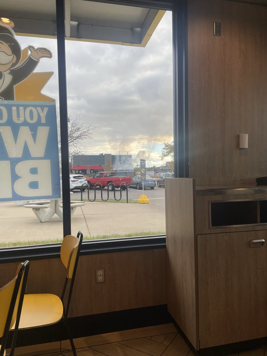 jcprescott's tweet photo. A Famous Dave’s cot fire across the street from me and my friends on Saturday. Thankfully no one was hurt. https://t.co/VN9rzKDLei