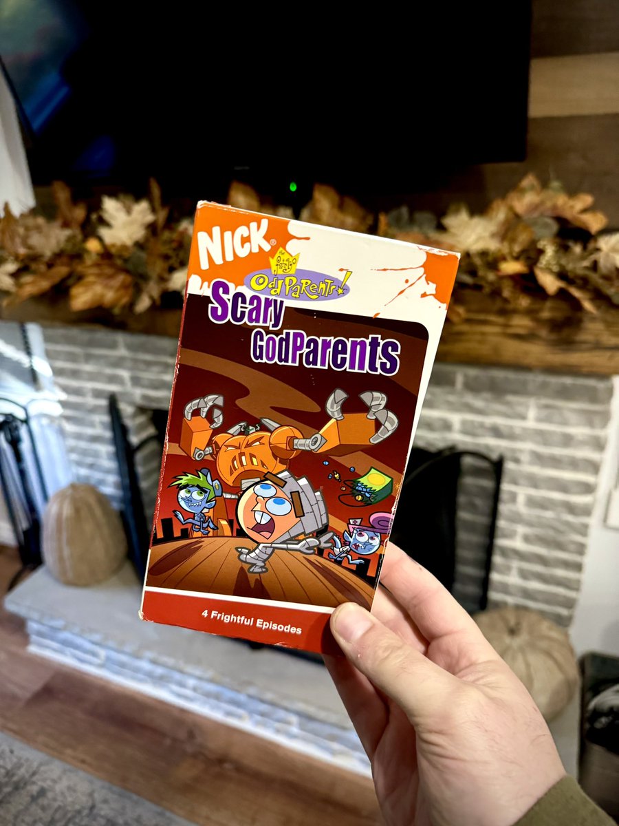 Only a few days out of season, but got to add this to the collection 📼 
#Nickelodeon #fairlyoddparents #vhs #90skid