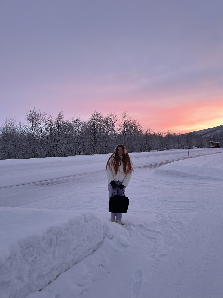 nina 🌞 tweet media