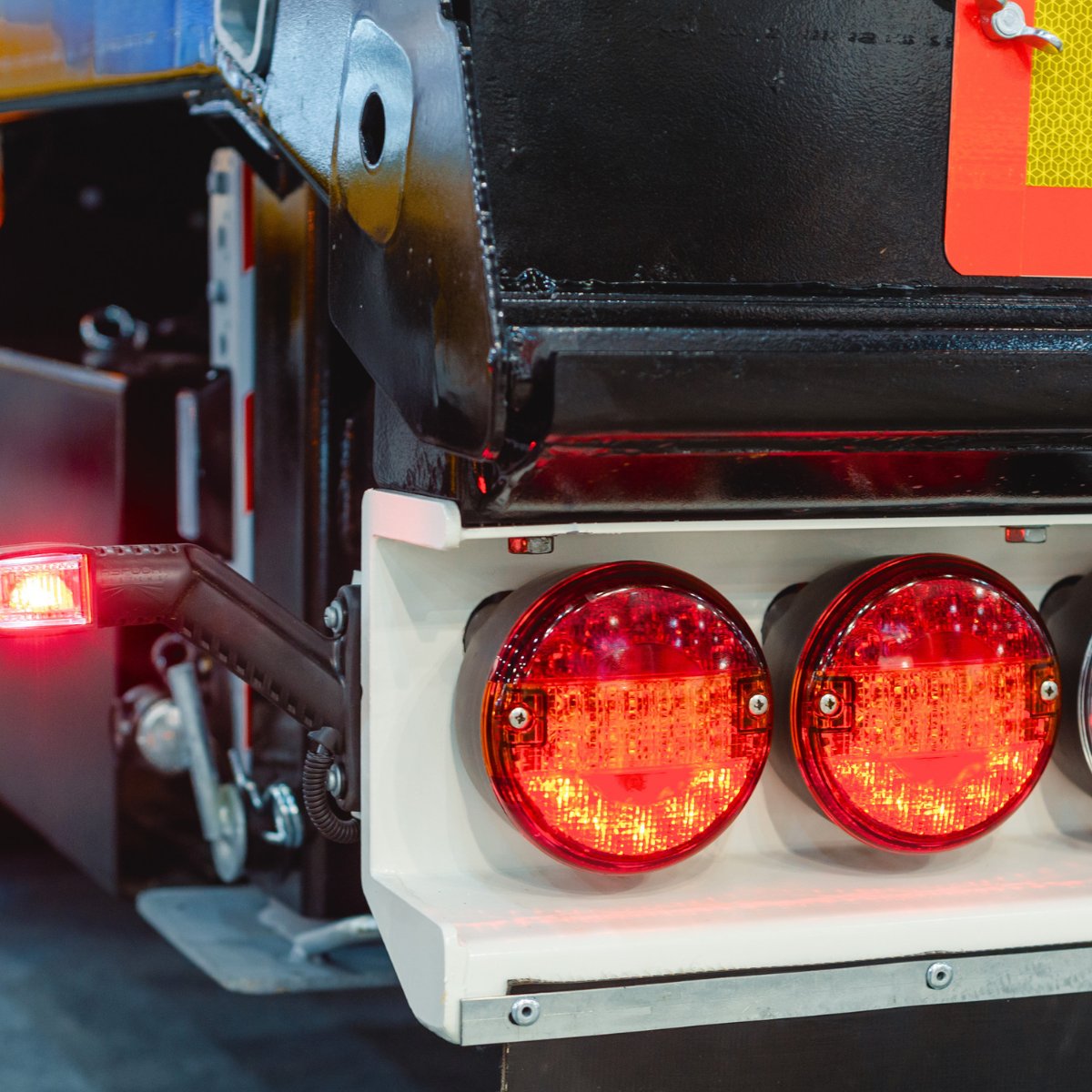AustinHardware's tweet image. 💡 Lighting the Way for Your Industry

👉 Shop now or learn more: austinhardware.com/lighting/

#LightingSolutions #FleetSafety #TrailerLighting #WorkTruckEquipment #MarineLighting #EmergencyVehicles #TecNiq #AustinHardware #B2B