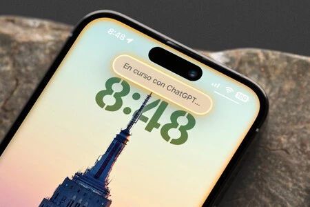 compudemano's tweet photo. Apple ha tomado una decisión drástica para salvar a Siri: pagar a su mayor rival para que le preste su cerebro https://t.co/Yehgmkm7iH https://t.co/nCtYSPyGML