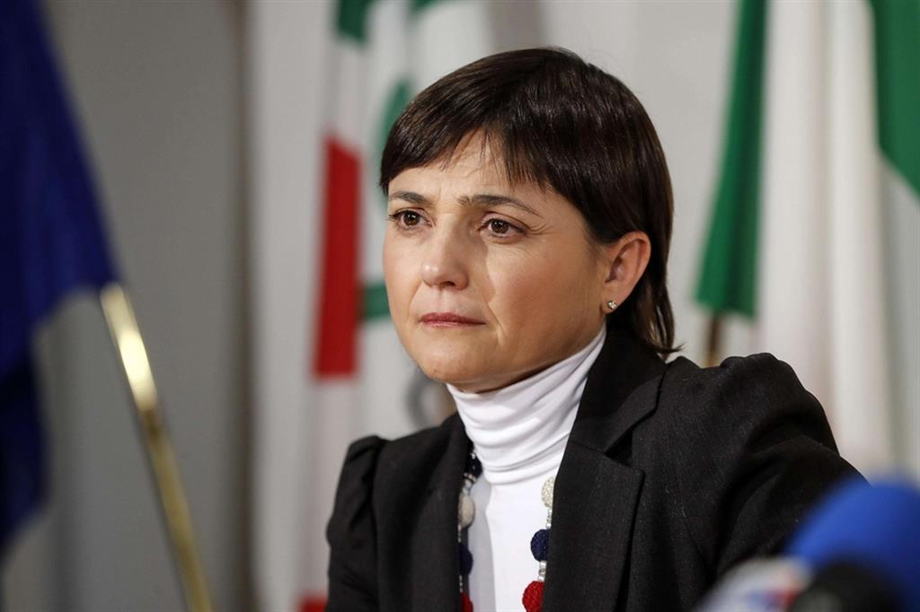 La responsabile Giustizia del Pd, Debora Serracchiani, nel 2019 firmò la"mozione Martina" a favore della separazione delle carriere (come mezzo Pd) e ora urla contro la separazione delle carriere. È la medesima Serracchiani che da governatrice del Friuli Venezia Giulia finanziò
