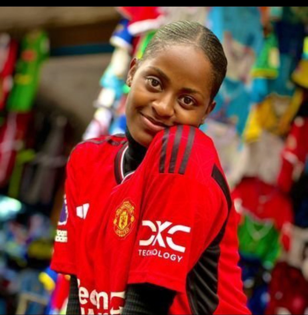 Cyancute's tweet image. kuna muda alipata moto akawa anapost kama anatuaga hivi watu wa kimala nisaidieni huyu binti taarifa zake yupo salama  kweli 😭

Reposti  Familia 💔🙌