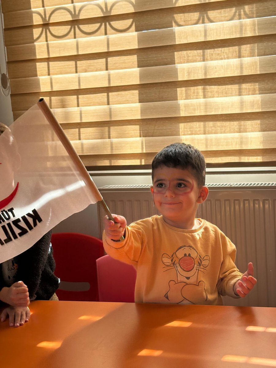 Van Edremit Kızılay tweet media
