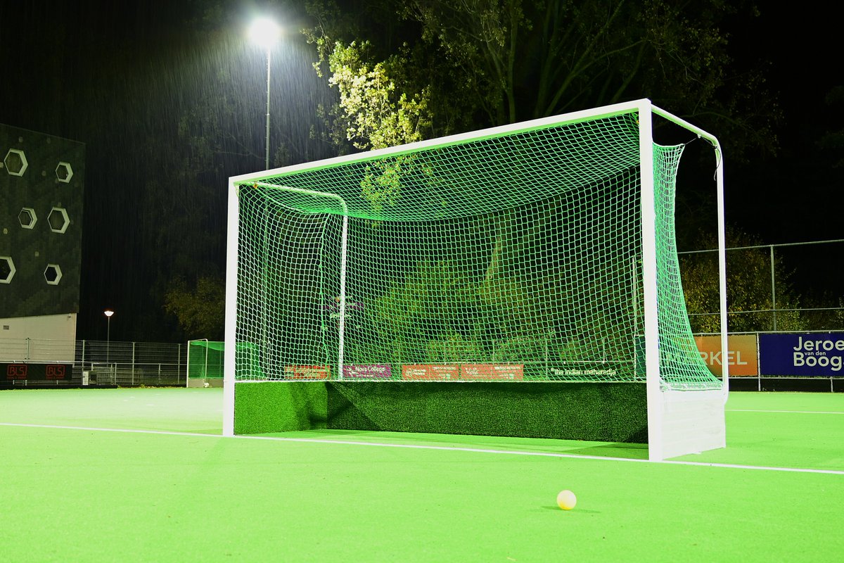 𝐌𝐇𝐂 𝐃𝐞 𝐑𝐞𝐢𝐠𝐞𝐫𝐬 𝐤𝐢𝐞𝐬𝐭 𝐯𝐨𝐨𝐫 𝐨𝐧𝐳𝐞 𝐡𝐨𝐜𝐤𝐞𝐲𝐝𝐨𝐞𝐥𝐞𝐧 🏑🥅

Volledig gelast aluminium, met kunstgraspanelen en transportwielen — klaar voor elke training. 

Meer info 👉 whsports.nl/product-catego…

#Hockey | #Hockeydoelen | #Hoofddorp | <a href="/MHCdeReigers/">MHC de Reigers</a>