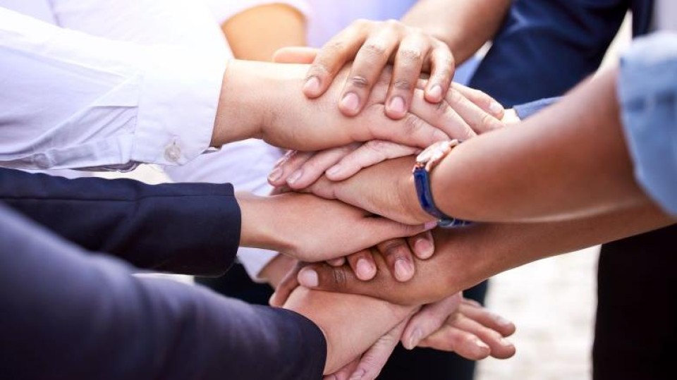 Vandaag ons 4e begrotingsvoorstel: meer ambitie in vertrouwen
Vertrouwen groeit door luisteren, eerlijk communiceren en doen wat je belooft.

Wat helpt volgens u om het vertrouwen te versterken?
A Eerlijke communicatie
B Meer inspraak
C Zichtbare bestuurders
D Anders? Vul in