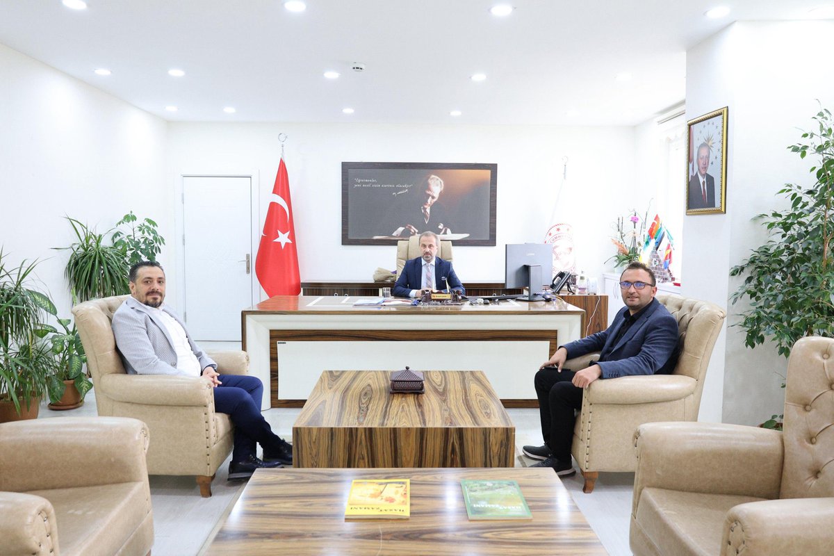 Anadolu Temel Eğitim Derneği Başkanı  Hasan UZUN ve dernek üyeleri, Emel  TİSKE Güzellik ve Estetisyenlik Kursu sahibi Emel TİSKE ve Kurum Müdürü Seda AKTAŞ,  Doğa Koleji Yönetim Kurulu Başkanı Fethi Murat DÖGÜŞ, Kurucu Temsilcisi Müge DÖGÜŞ ve  kurum müdürleri  ile  Türkiye Halk