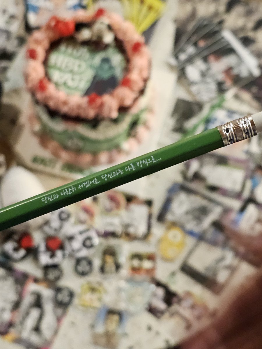 _trashcollector's tweet photo. #梶隆臣生誕祭2025
그림 혼신의 힘으로 끌어치기하고 털레털레갔는데 카지애호가들 준비대박이엇음엉엉 https://t.co/tA5xzxCs92