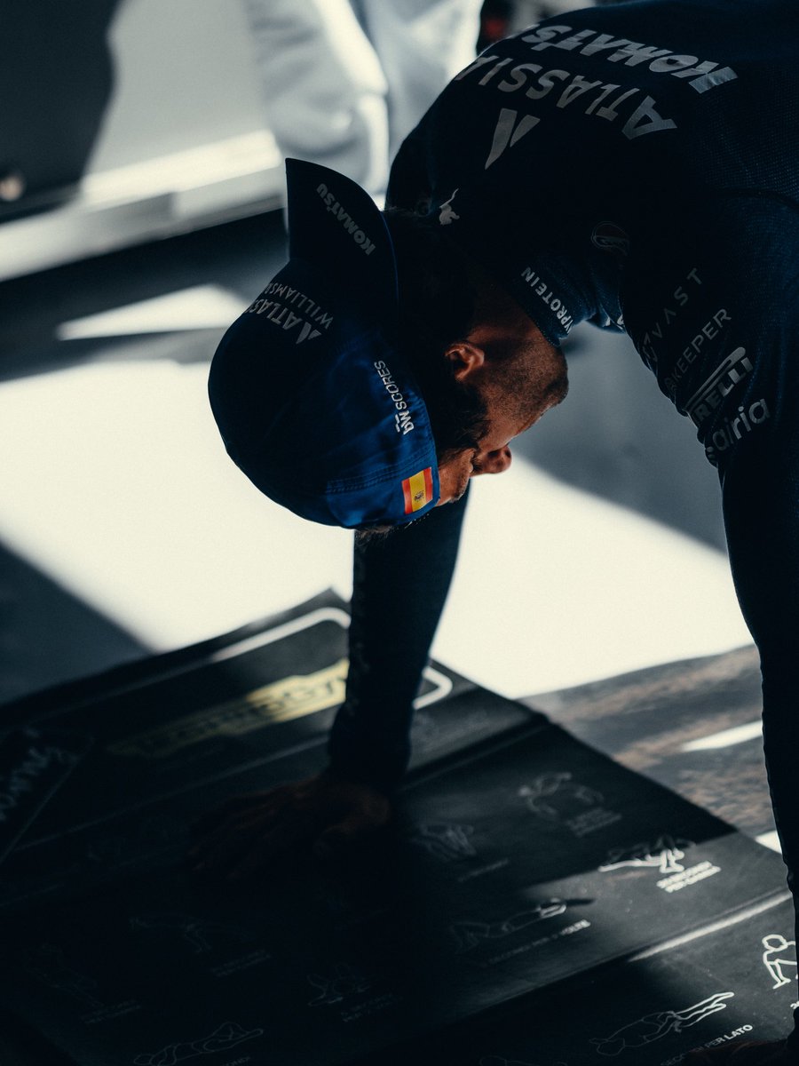 joshb_latham's tweet image. Work in the shadows 🔦

#CarlosSainz #SmoothOperator #F1 #Formula1