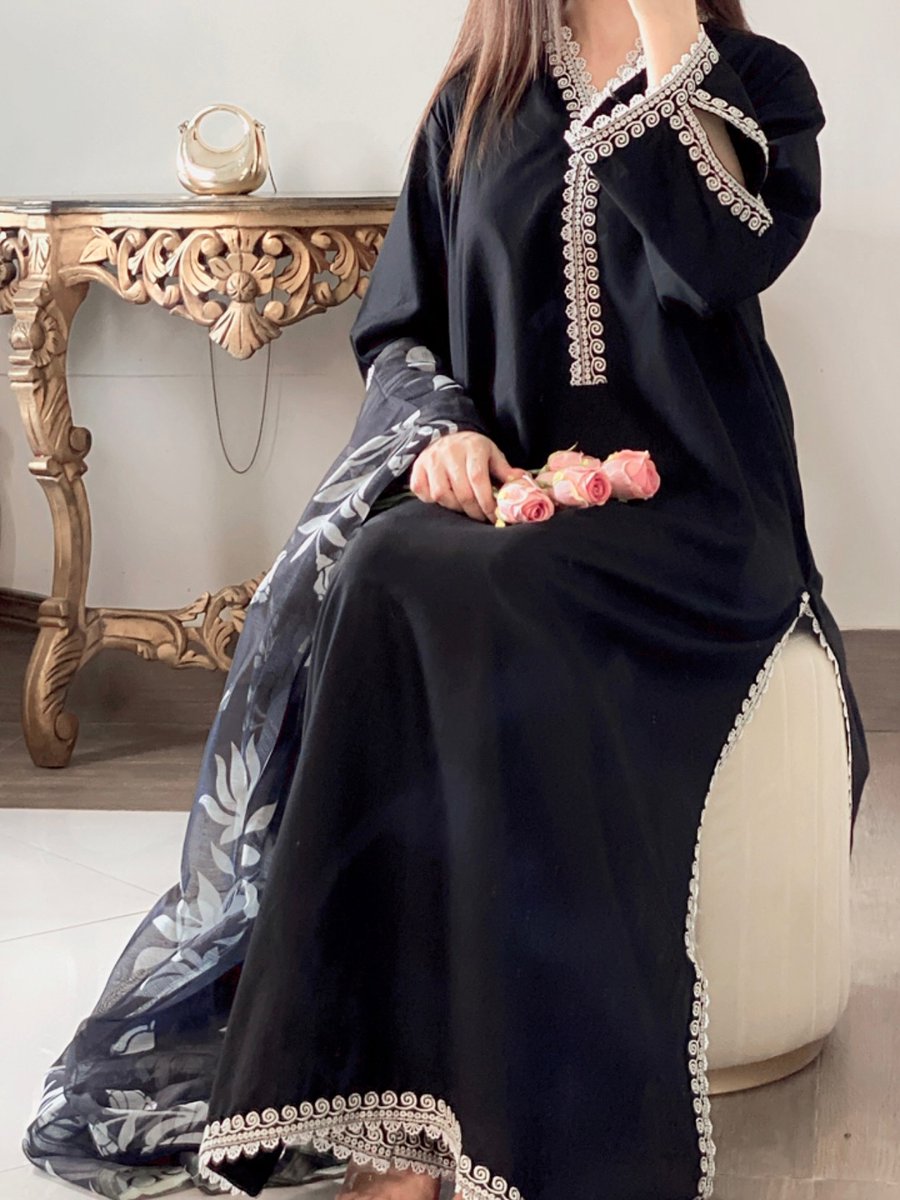 itz_alizy's tweet image. لڑکوں سے ایک سوال ؟
کیا آپ غریب لڑکی سے نکاح کرو گے 🤗🌸