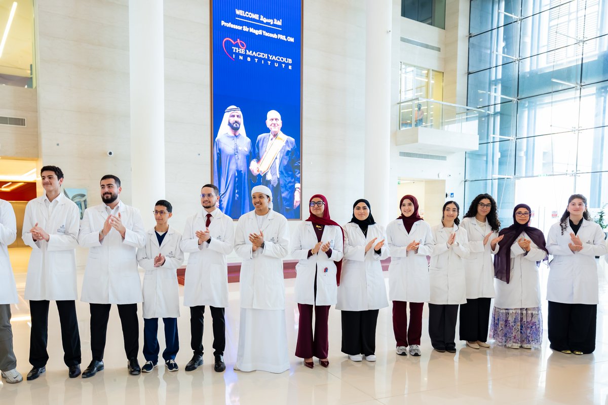 "دبي الصحية" تستقبل جراح القلب العالمي البروفيسور مجدي يعقوب، خلال زيارة لجامعة محمد بن راشد للطب والعلوم الصحية ومؤسسة الجليلة، حيث اطلع على مراكزها البحثية وتعرف على أبرز البرامج والمشاريع ضمن منظومتها الصحية الأكاديمية المتكاملة.