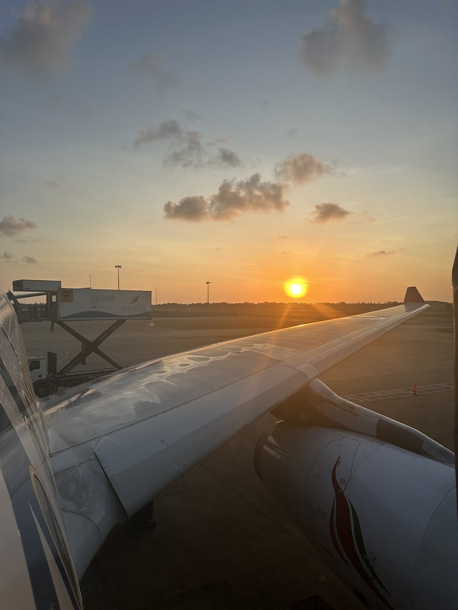 CEOnoURAAKA's tweet image. JALファーストクラスラウンジ。
いつもお世話になっています。
今日はほぼ貸切だった!

ここでしっかりお酒を入れておけば、長時間フライトでもぐっすり眠れます。

#Firstclasslounge