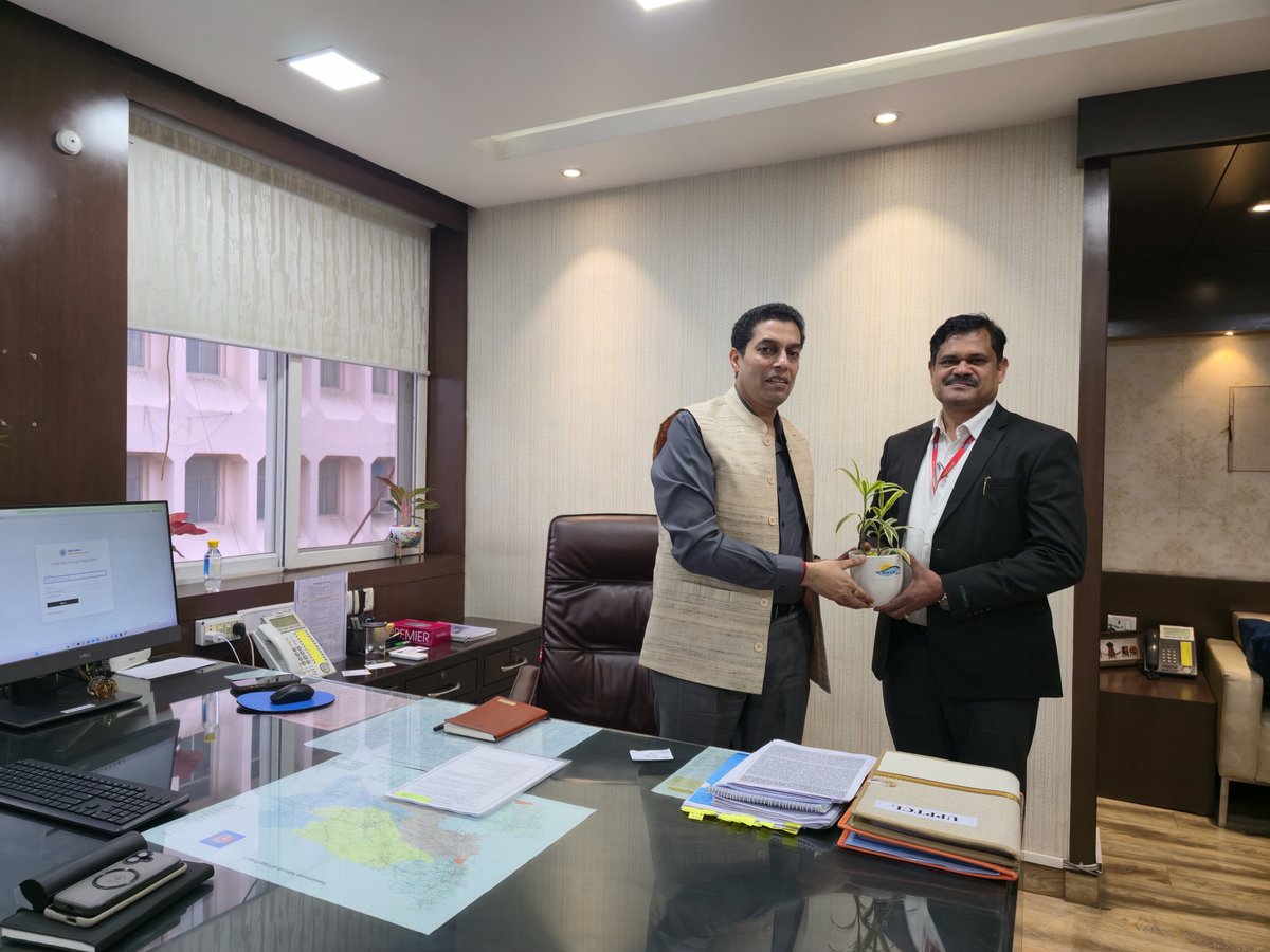 BSUL_'s tweet photo. Shri Anil Kumar, CEO, BSUL held a courtesy meeting with Shri Mayur Maheshwari, IAS, Managing Director, UPPTCL &amp; UPRVUNL, GoUP on 04.11.2025 at Lucknow. CEO, BSUL apprised about the progress and critical issues of Solar Parks. MD, UPPTCL assured for necessary support to BSUL. https://t.co/OSOVphdaMn