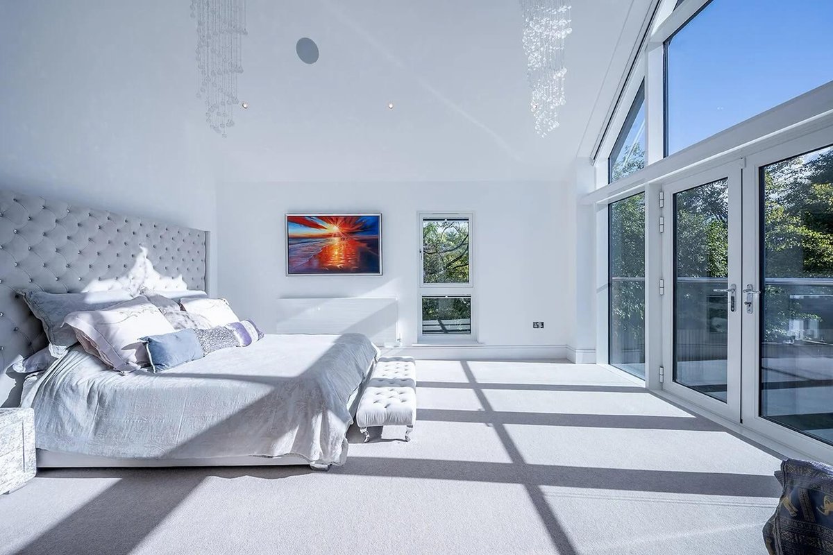 LoxoneUK's tweet image. Refined Living with Smart Control 💚
📍Solihull, UK
Listed with EB&amp;amp;P Estate Agents 

Read more about the install here:
bit.ly/4qIxPpY
 
See the listing here:
 bit.ly/3Jrx1VH 

#Loxone #UKSmartHome #LoxoneReference 

📷 Photography Copyright: EB&amp;amp;P Estate Agents