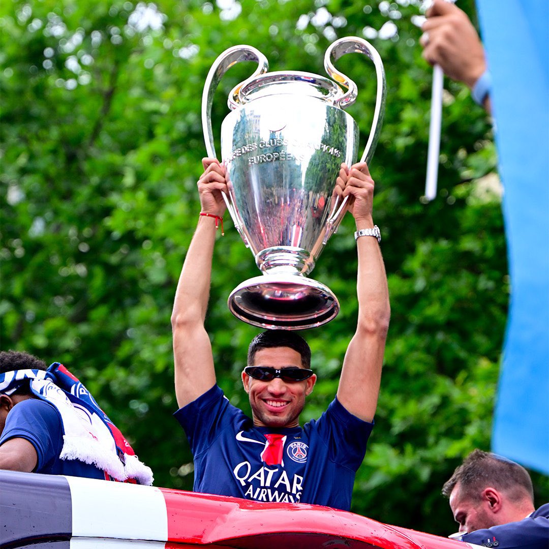 PsgArena_'s tweet photo. Le meilleur latéral droit de l’histoire fête ses 27 ans aujourd’hui !🥳

Joyeux anniversaire Achraf🇲🇦❤️ https://t.co/uR4zL2t8Kd